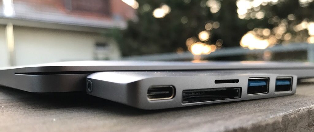 Satechi USB-C Adapter an dem Mac Book Pro